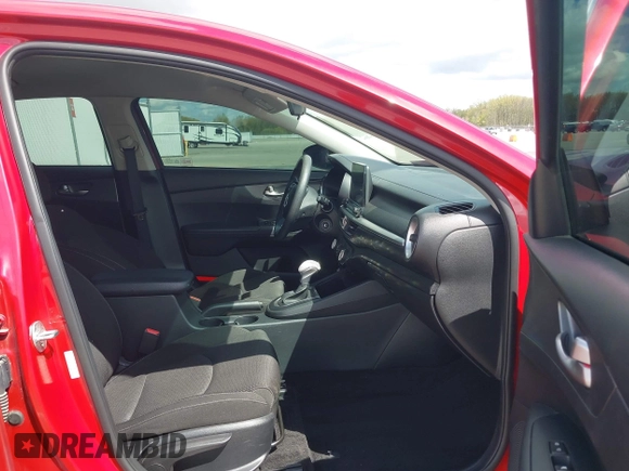 2021 Kia Forte LXS с VIN 3KPF24AD4ME288907, выставлен на аукционе IAAI как лот 42084081 с пробегом 47 786 миль миль и . История ставок и продаж доступна на DreamBid. Изображение 5.