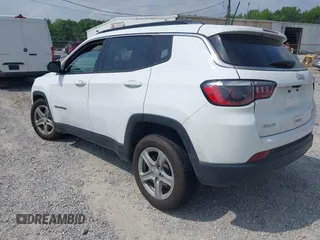 2023 Jeep Compass Latitude с VIN 3C4NJDBN2PT566984, выставлен на аукционе IAAI как лот 42492185 с пробегом 50 245 миль миль и . История ставок и продаж доступна на DreamBid. Изображение 3.