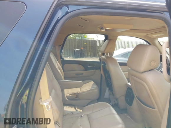 2007 GMC Yukon Denali z VIN 1GKFK63847J313456, wystawiony jako IAAI lot #42360981 z przebiegiem 179 670 mil mil oraz . Historia ofert i sprzedaży dostępna na DreamBid. Obrazek 8.