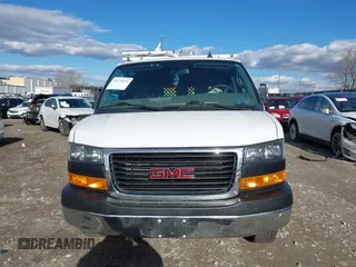 2021 GMC Savana Cargo Van with VIN 1GTW7AF78M1242423, listed as a IAAI auction lot 41479526 with 1 mi miles. Bid and sale history available at carsss.com. Image 11.