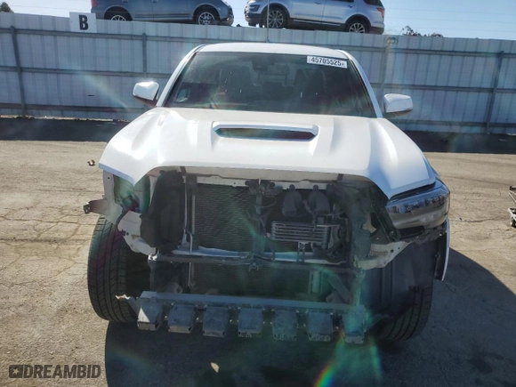 2020 Toyota Tacoma 2WD SR5 with VIN 3TMAZ5CN3LM119547, listed as a Copart auction lot 45705525 with 61,822 mi miles and Salvage Title. Bid and sale history available at carsss.com. Image 5.
