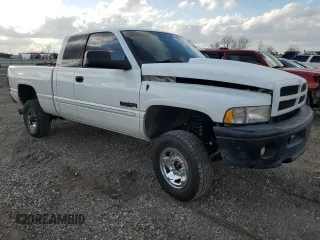 1998 Dodge 2500 z VIN 1B7KF236XWJ174731, wystawiony jako Copart lot #43784185 z przebiegiem 183 558 mil mil oraz Szkoda całkowita • Salvage title. Historia ofert i sprzedaży dostępna na DreamBid. Obrazek 1.