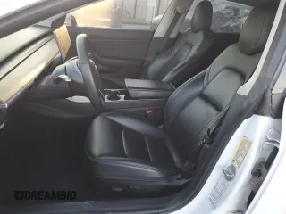 2019 Tesla Model 3 Mid Range z VIN 5YJ3E1EA1KF434552, wystawiony jako Copart lot #48161785 z przebiegiem 57 558 mil mil oraz Tytuł czysty. Historia ofert i sprzedaży dostępna na DreamBid. Obrazek 7.
