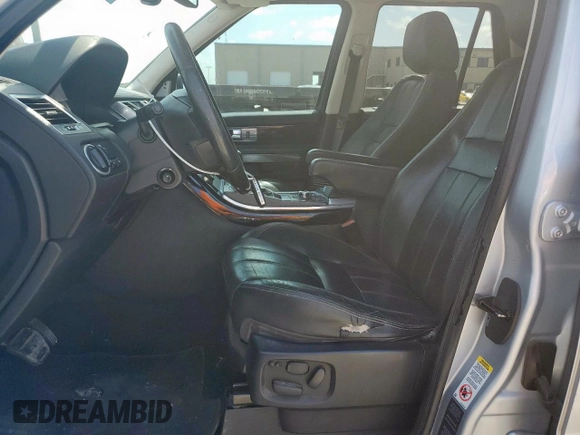 2010 Land Rover Range Rover Sport HSE Lux with VIN SALSK2D4XAA226613, listed as a Copart auction lot 61912055 with 227,906 mi miles and Clean title. Bid and sale history available at DreamBid. Image 7.