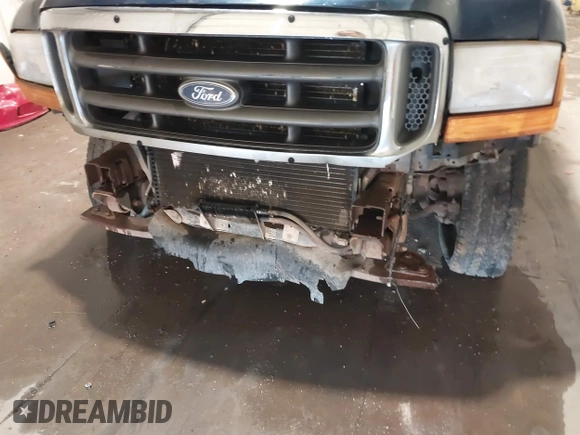 2001 Ford Super Duty F-250 XL with VIN 1FTNW21FX1EC34184, listed as a IAAI auction lot 40381913 with 230,400 mi miles. Bid and sale history available at carsss.com. Image 18.