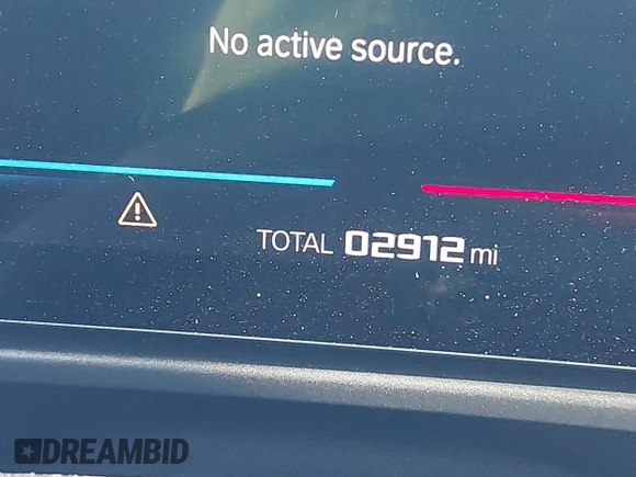 2025 BMW M3 Competition xDrive with VIN WBS33HJ05SFT74162, listed as a IAAI auction lot 41609207 with 2,912 mi miles and . Bid and sale history available at DreamBid. Image 7.