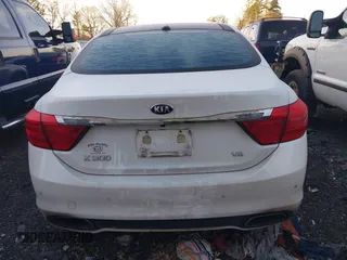2015 Kia K900 Luxury with VIN KNALW4D47F6023343, listed as a IAAI auction lot 41326579 with 214,113 mi miles. Bid and sale history available at carsss.com. Image 16.