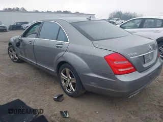 2011 Mercedes-Benz S-Class S 550 with VIN WDDNG7BB0BA382476, listed as a IAAI auction lot 41485553 with 126,082 mi miles. Bid and sale history available at carsss.com. Image 3.
