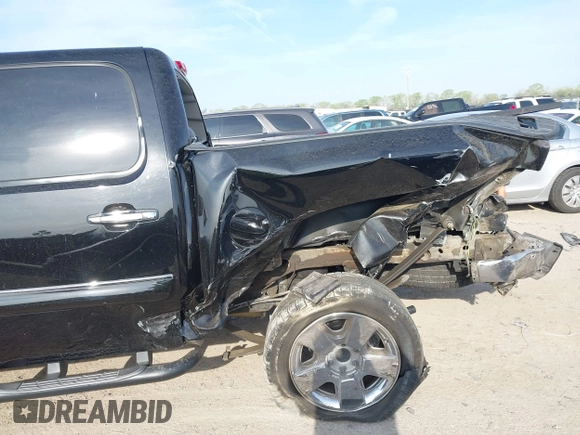 2011 Chevrolet Silverado 1500 LT with VIN 3GCPCSE04BG205555, listed as a IAAI auction lot 41876741 with 225,829 mi miles and . Bid and sale history available at DreamBid. Image 6.