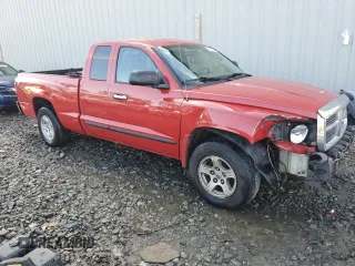 2006 Dodge Dakota SLT z VIN 1D7HE42N76S501233, wystawiony jako Copart lot #80200934 z przebiegiem 281 599 mil mil oraz Szkoda całkowita • Salvage title. Historia ofert i sprzedaży dostępna na DreamBid. Obrazek 4.
