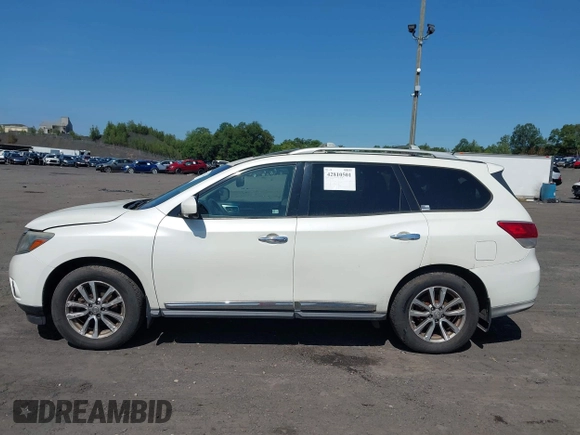 2015 Nissan Pathfinder Platinum with VIN 5N1AR2MMXFC615001, listed as a IAAI auction lot 42810501 with 206,247 mi miles and . Bid and sale history available at DreamBid. Image 14.