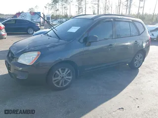 2007 Kia Rondo LX with VIN KNAFG525777078365, listed as a IAAI auction lot 41731431 with 178,956 mi miles. Bid and sale history available at carsss.com. Image 2.