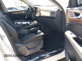 2025 Volkswagen Atlas SE with VIN 1V2JR2CA7SC514986, listed as a IAAI auction lot 42003723 with 4,995 mi miles and . Bid and sale history available at DreamBid. Image 5.