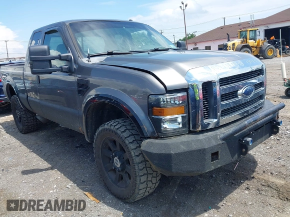 2008 Ford F-250 XL z VIN 1FTSX21R08EC85973, wystawiony jako IAAI lot #42645742 z przebiegiem 191 801 mil mil oraz . Historia ofert i sprzedaży dostępna na DreamBid. Obrazek 1.