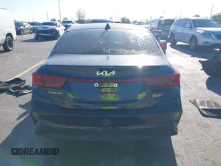 2022 Kia Forte LXS z VIN 3KPF24AD2NE439180, wystawiony jako IAAI lot #41830086 z przebiegiem 39 128 mil mil oraz . Historia ofert i sprzedaży dostępna na DreamBid. Obrazek 16.