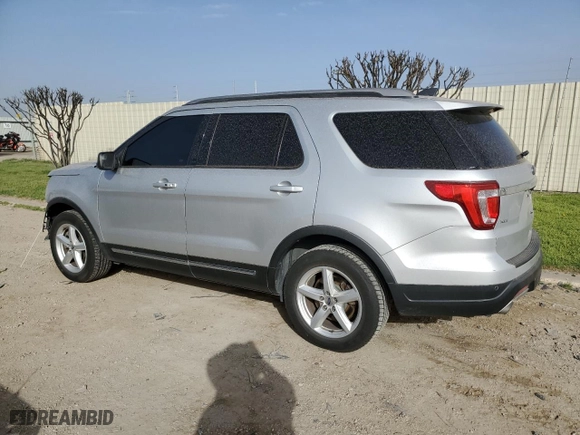 2019 Ford Explorer XLT with VIN 1FM5K7DH7KGA08207, listed as a Copart auction lot 48581985 with 141,474 mi miles and Salvage Title. Bid and sale history available at carsss.com. Image 2.
