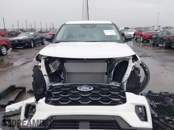 2025 Ford Explorer Platinum with VIN 1FMWK8HC7SGB14729, listed as a IAAI auction lot 41942013 with 1,264 mi miles and . Bid and sale history available at DreamBid. Image 12.