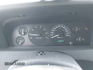 2004 Jeep Grand Cherokee Laredo z VIN 1J4GW48S94C372798, wystawiony jako IAAI lot #42812536 z przebiegiem 113 960 mil mil oraz . Historia ofert i sprzedaży dostępna na DreamBid. Obrazek 7.