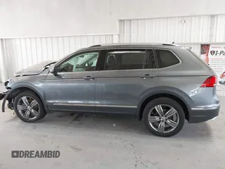 2020 Volkswagen Tiguan SE z VIN 3VV3B7AX0LM007612, wystawiony jako IAAI lot #42275320 z przebiegiem 44 254 mil mil oraz . Historia ofert i sprzedaży dostępna na DreamBid. Obrazek 15.