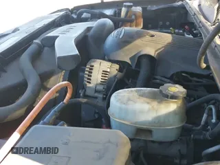 2004 Chevrolet Avalanche with VIN 3GNEC12T84G216505, listed as a IAAI auction lot 43548546 with 230,526 mi miles and . Bid and sale history available at DreamBid. Image 12.