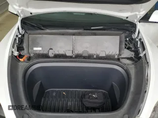 2024 Tesla Model Y Long Range с VIN 7SAYGDEE8RA266519, выставлен на аукционе Copart как лот 60899095 с пробегом Не указан миль и Списание • Salvage title. История ставок и продаж доступна на DreamBid. Изображение 11.
