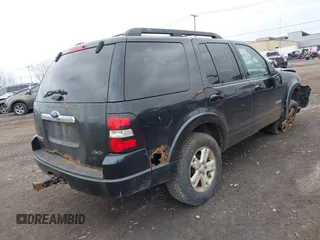 2008 Ford Explorer XLT with VIN 1FMEU73E98UB22902, listed as a IAAI auction lot 42050339 with 215,304 mi miles. Bid and sale history available at carsss.com. Image 4.