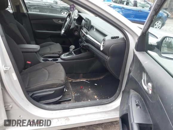 2019 Kia Forte LXS with VIN 3KPF24AD9KE032646, listed as a IAAI auction lot 41739585 with 136,813 mi miles and . Bid and sale history available at DreamBid. Image 5.