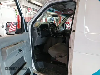 2013 Ford Econoline Cargo Commercial z VIN 1FTNE2EL2DDB26364, wystawiony jako IAAI lot #42854334 z przebiegiem 98 848 mil mil oraz . Historia ofert i sprzedaży dostępna na DreamBid. Obrazek 6.