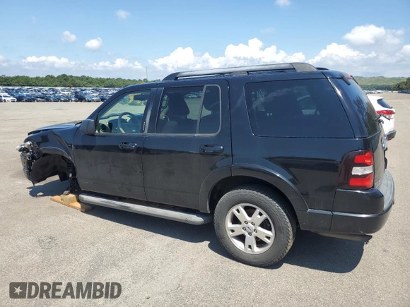 2010 Ford Explorer XLT with VIN 1FMEU7DE0AUA15855, listed as a Copart auction lot 63564325 with 136,144 mi miles and Salvage title. Bid and sale history available at DreamBid. Image 2.