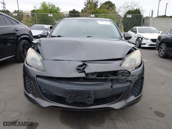 2013 Mazda Mazda3 i Grand Touring with VIN JM1BL1WP9D1758445, listed as a IAAI auction lot 41847918 with 140,833 mi miles. Bid and sale history available at carsss.com. Image 12.