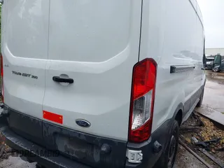 2018 Ford Transit with VIN 1FTBW2CM9JKA88280, listed as a IAAI auction lot 42036871 with 97,758 mi miles. Bid and sale history available at carsss.com. Image 4.