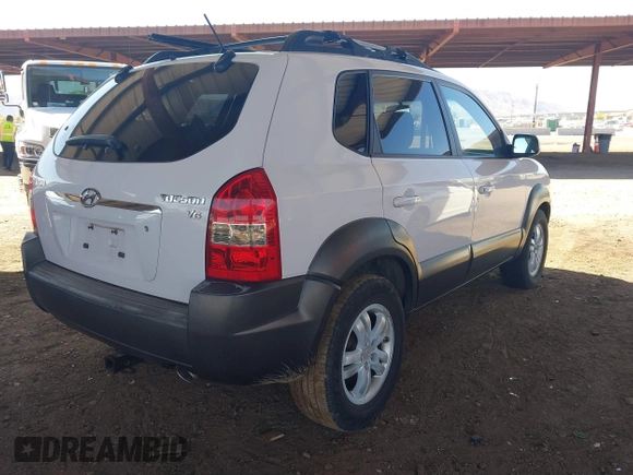 2006 Hyundai Tucson GLS with VIN KM8JN12D16U332117, listed as a IAAI auction lot 41831236 with 160,557 mi miles. Bid and sale history available at carsss.com. Image 4.