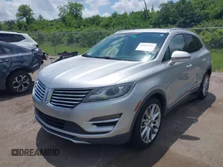 2015 Lincoln MKC z VIN 5LMCJ1A93FUJ25890, wystawiony jako IAAI lot #42125994 z przebiegiem 102 233 mil mil oraz . Historia ofert i sprzedaży dostępna na DreamBid. Obrazek 17.