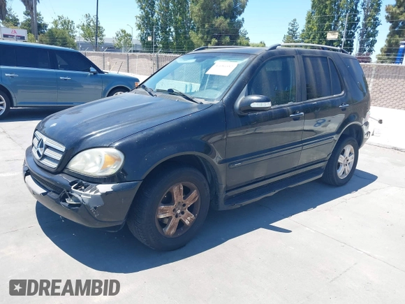 2005 Mercedes-Benz M 350 с VIN 4JGAB57E15A541021, выставлен на аукционе IAAI как лот 42686582 с пробегом 260 079 миль миль и . История ставок и продаж доступна на DreamBid. Изображение 2.