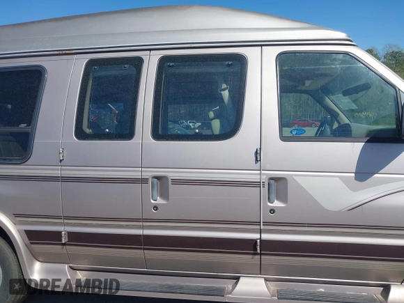 1995 Ford Econoline Cargo with VIN 1FDEE14N3SHB67245, listed as a IAAI auction lot 41899095 with 200,078 mi miles and . Bid and sale history available at carsss.com. Image 13.