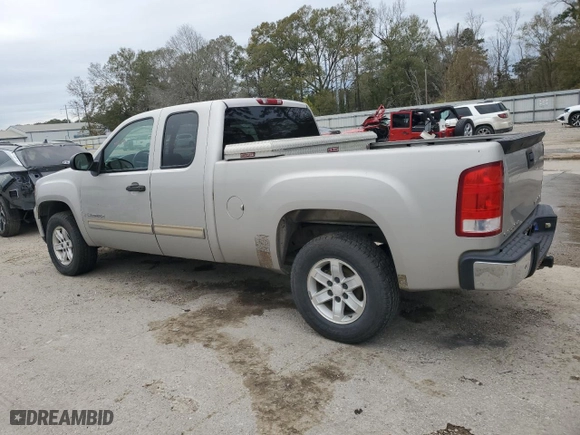 2007 GMC Sierra 1500 SLE1 with VIN 2GTEC19CX71645950, listed as a Copart auction lot 88127095 with 228,918 mi miles and Salvage Title. Bid and sale history available at carsss.com. Image 2.