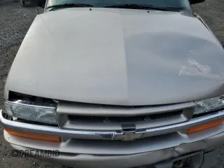 2003 Chevrolet Blazer LS z VIN 1GNDT13X23K120941, wystawiony jako Copart lot #47220845 z przebiegiem 100 245 mil mil oraz Szkoda całkowita • Salvage title. Historia ofert i sprzedaży dostępna na DreamBid. Obrazek 14.