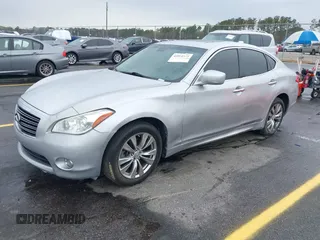 2013 Infiniti M with VIN JN1BY1AP4DM513899, listed as a IAAI auction lot 41854573 with 202,480 mi miles and . Bid and sale history available at carsss.com. Image 19.