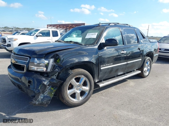 2013 Chevrolet Avalanche LTZ with VIN 3GNMCGE05DG351022, listed as a IAAI auction lot 41138090 with 197,159 mi miles. Bid and sale history available at carsss.com. Image 20.