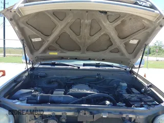 2004 Toyota Tundra SR5 with VIN 5TBET34124S437317, listed as a IAAI auction lot 42255393 with 308,387 mi miles and . Bid and sale history available at DreamBid. Image 10.