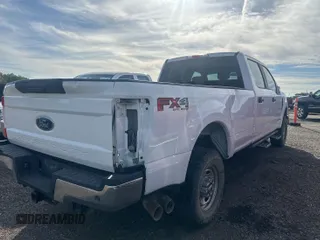 2017 Ford F-250 Lariat z VIN 1FT7W2BT0HEE35034, wystawiony jako IAAI lot #42866896 z przebiegiem 169 071 mil mil oraz . Historia ofert i sprzedaży dostępna na DreamBid. Obrazek 10.