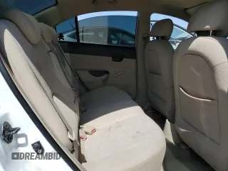 2006 Hyundai Accent GLS z VIN KMHCN46C16U013795, wystawiony jako Copart lot #60937485 z przebiegiem 133 964 mil mil oraz Czysty tytuł • Clean title. Historia ofert i sprzedaży dostępna na DreamBid. Obrazek 10.