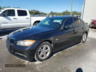 2008 BMW 3 Series 328i z VIN WBAVA33528KX85551, wystawiony jako Copart lot #82986724 z przebiegiem 177 234 mil mil oraz Szkoda całkowita • Salvage title. Historia ofert i sprzedaży dostępna na DreamBid. Obrazek 1.