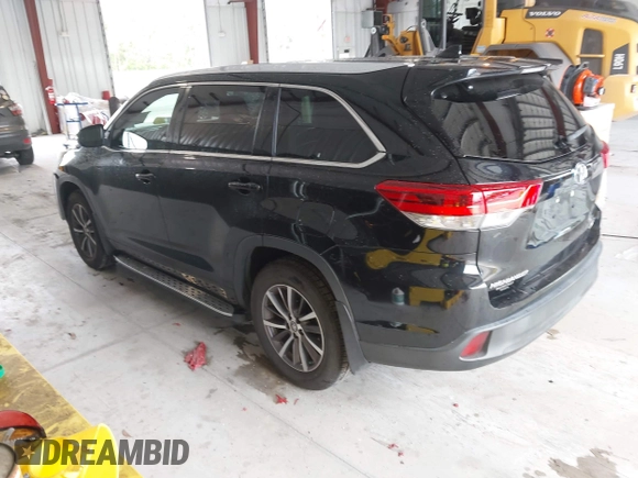 2018 Toyota Highlander SE z VIN 5TDJZRFH5JS532919, wystawiony jako IAAI lot #42246687 z przebiegiem 190 890 mil mil oraz . Historia ofert i sprzedaży dostępna na DreamBid. Obrazek 3.