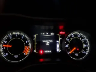 2015 Jeep Cherokee Latitude z VIN 1C4PJMCS9FW750275, wystawiony jako Copart lot #64191695 z przebiegiem 130 818 mil mil oraz Szkoda całkowita • Salvage title. Historia ofert i sprzedaży dostępna na DreamBid. Obrazek 9.