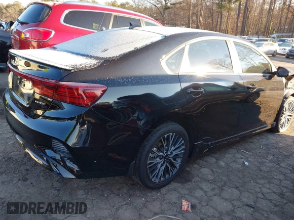 2023 Kia Forte GT-Line z VIN 3KPF54AD2PE556767, wystawiony jako IAAI lot #41245293 z przebiegiem 25 106 mil mil oraz . Historia ofert i sprzedaży dostępna na DreamBid. Obrazek 4.