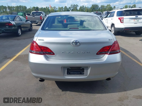 2008 Toyota Avalon XL with VIN 4T1BK36B48U312044, listed as a IAAI auction lot 40394391 with 197,886 mi miles. Bid and sale history available at carsss.com. Image 16.