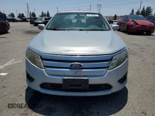 2010 Ford Fusion Hybrid z VIN 3FADP0L34AR137176, wystawiony jako Copart lot #62146865 z przebiegiem 135 293 mil mil oraz Szkoda całkowita • Salvage title. Historia ofert i sprzedaży dostępna na DreamBid. Obrazek 5.