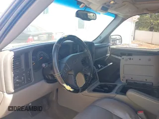 2005 Chevrolet Avalanche LS with VIN 3GNEC12Z15G108703, listed as a IAAI auction lot 42034777 with 253,209 mi miles and . Bid and sale history available at DreamBid. Image 14.