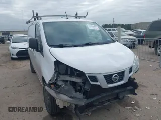 2015 Nissan NV200 SV with VIN 3N6CM0KN2FK729397, listed as a IAAI auction lot 41424616 with 90,551 mi miles. Bid and sale history available at carsss.com. Image 1.